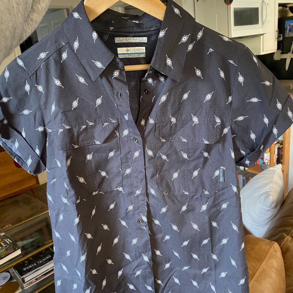 Columbia - hiking shirt - women's small